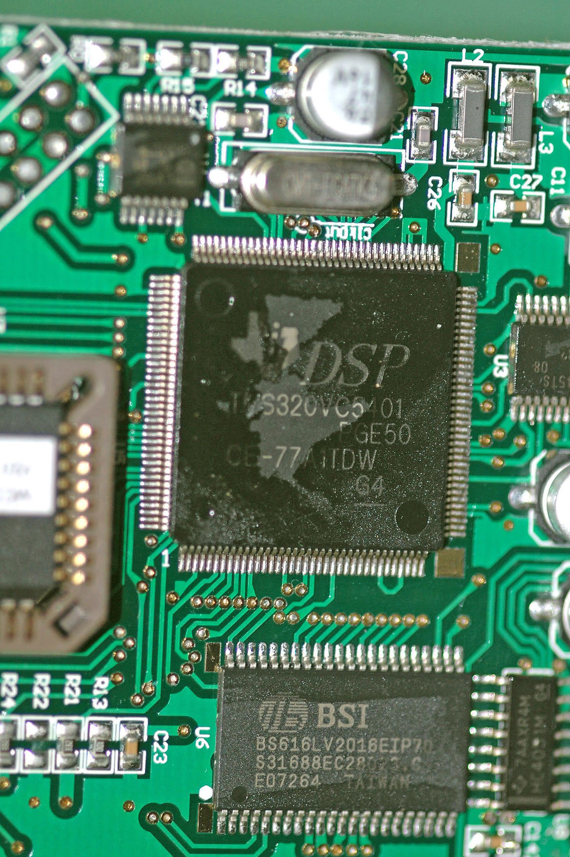 FPGA kontra DSP - Czym różni się jeden od drugiego?