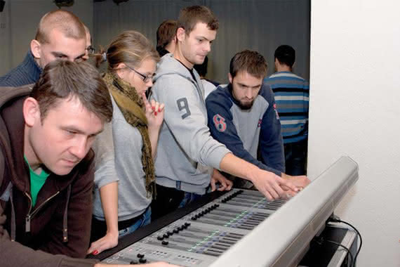 Łomianki po dwakroć - Prezentacje i szkolenia w ESS Audio i Polsound 